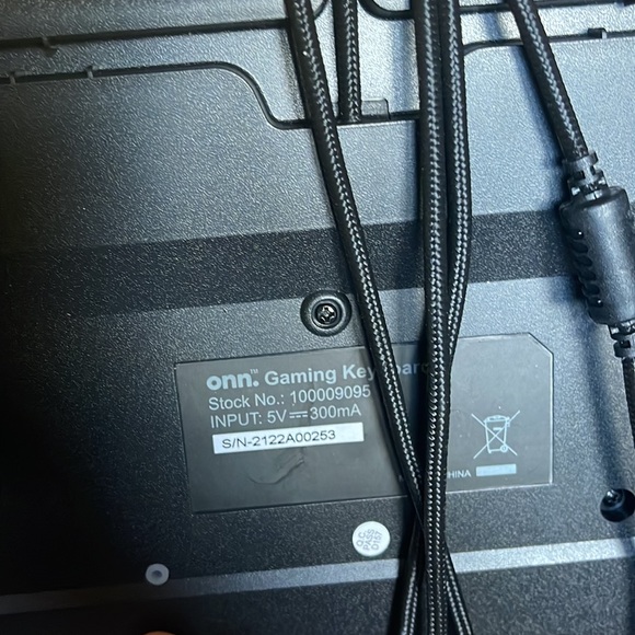 gaming keyboard and mouse it was only used one time it’s and onn gaming - Picture 7 of 11